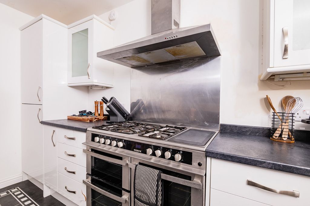 Additional image 7 of 3 bed flat for saleBaltic Street, Montrose DD10