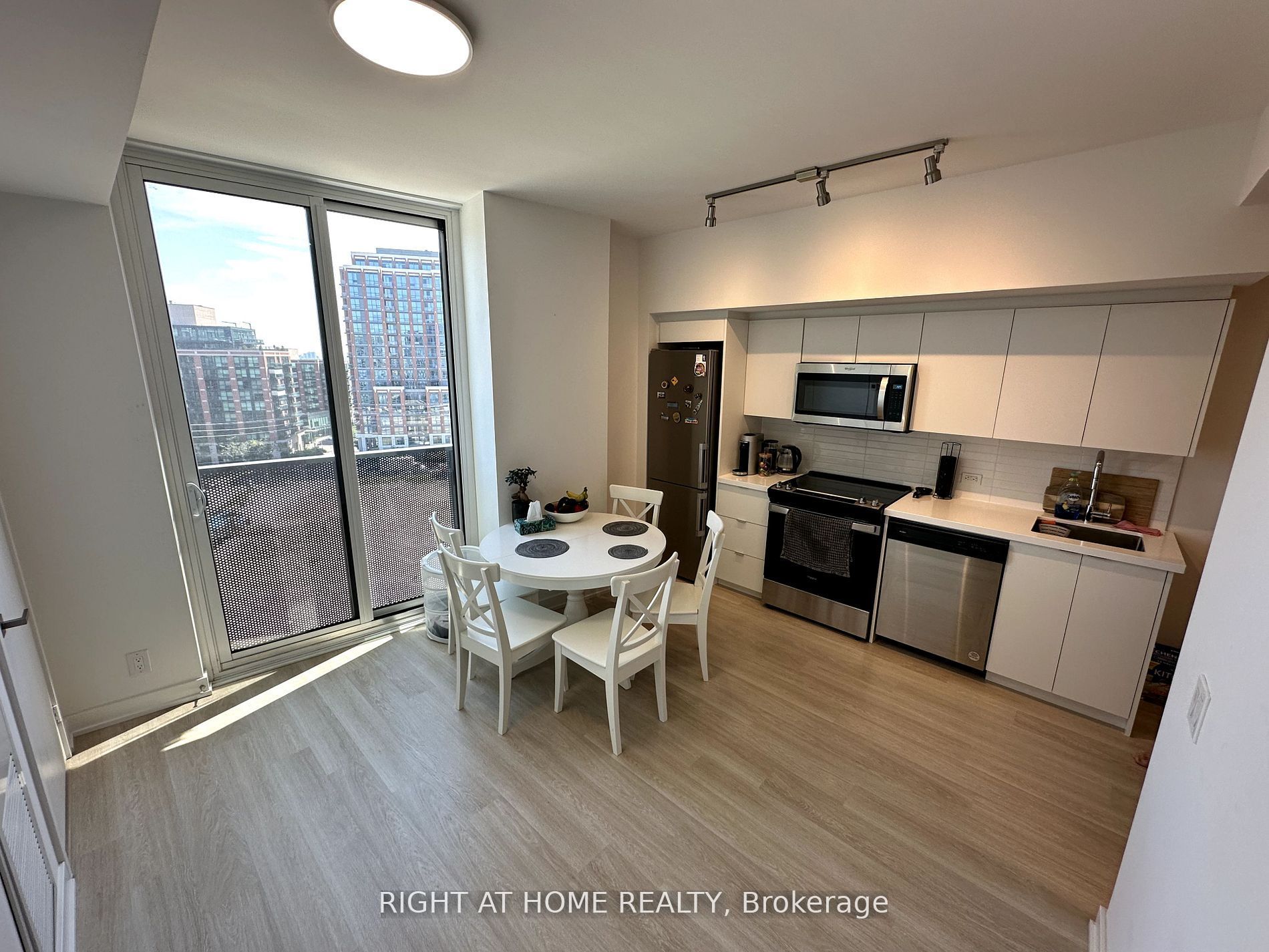 903-30 Tretti Way, Toronto, ON, M3H 0E3