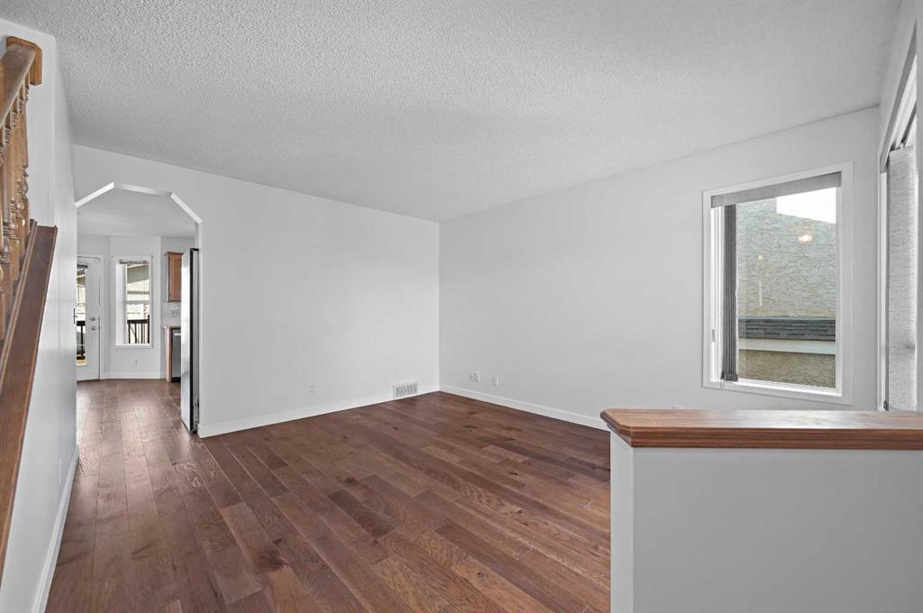 Additional image 4 of 182 Coventry Close NE, Calgary, AB, T3K 4A6