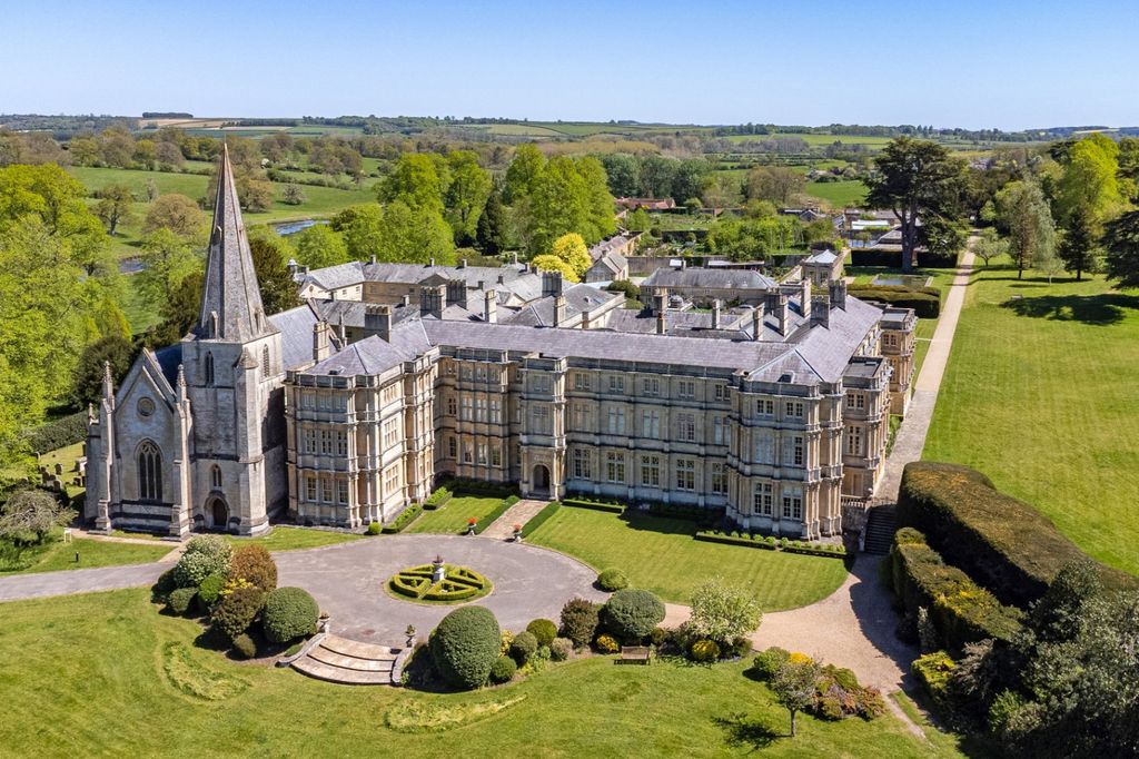 3 bed flat for saleSherborne, Cheltenham, Gloucestershire GL54