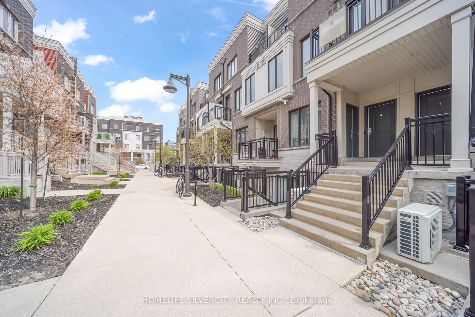 Additional image 5 of 4-130 Long Branch Avenue, Toronto, ON, M8W 0B1