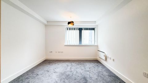Centro, Charles Street BS1
