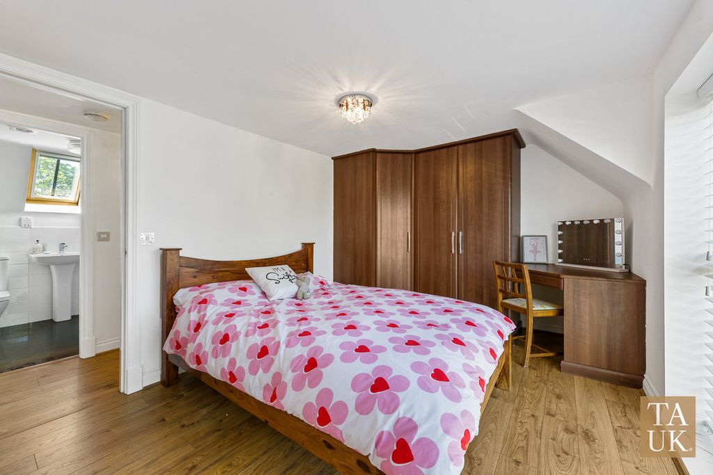 Additional image 17 of 3 bed flat for saleGrammar School Court, Ormskirk L39