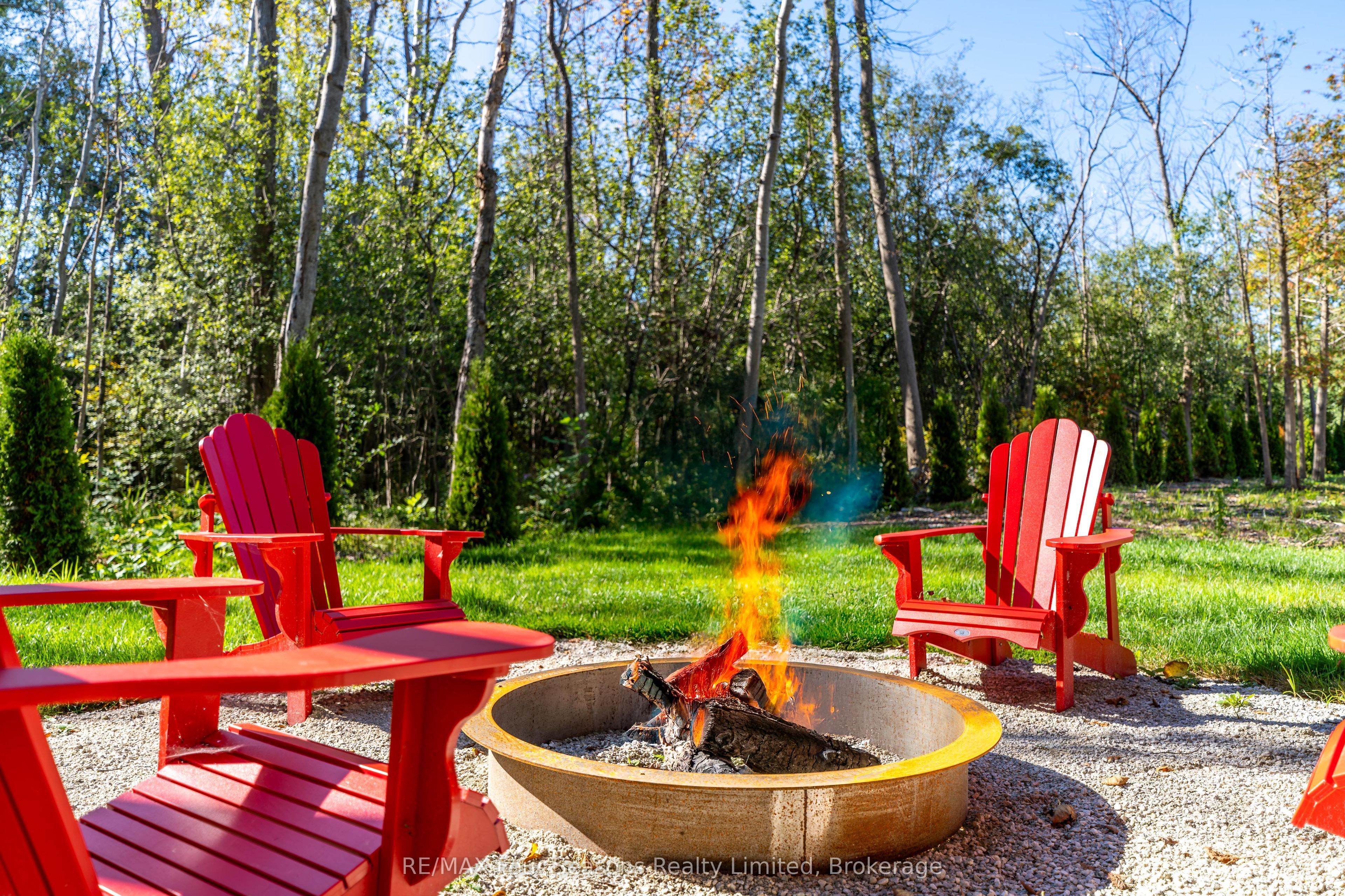 9746 Beachwood Road, Collingwood, ON, L9Y 0X2