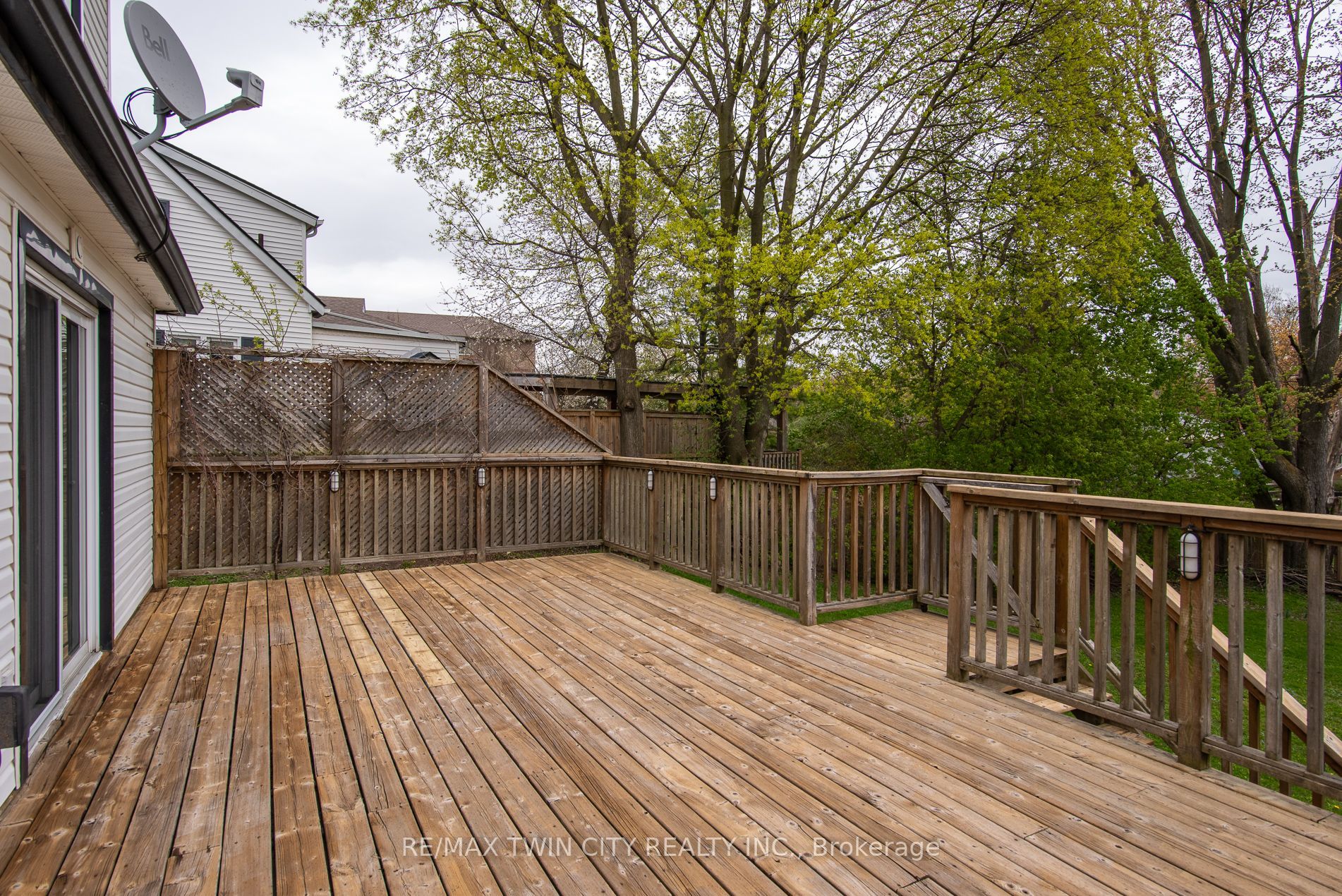 Additional image 3 of 143 Bridgeport Road E, Waterloo, ON, N2J 2K3
