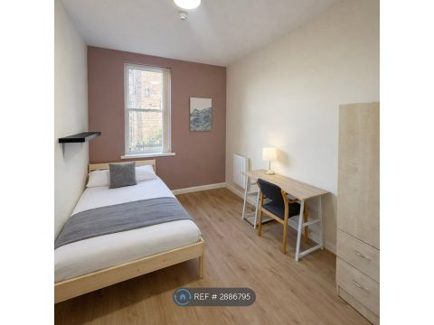 Princes Road, Liverpool L8, Room to rent