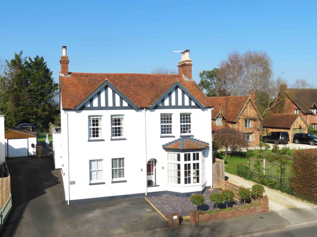 4 bed detached house for saleVillage Road, Dorney SL4