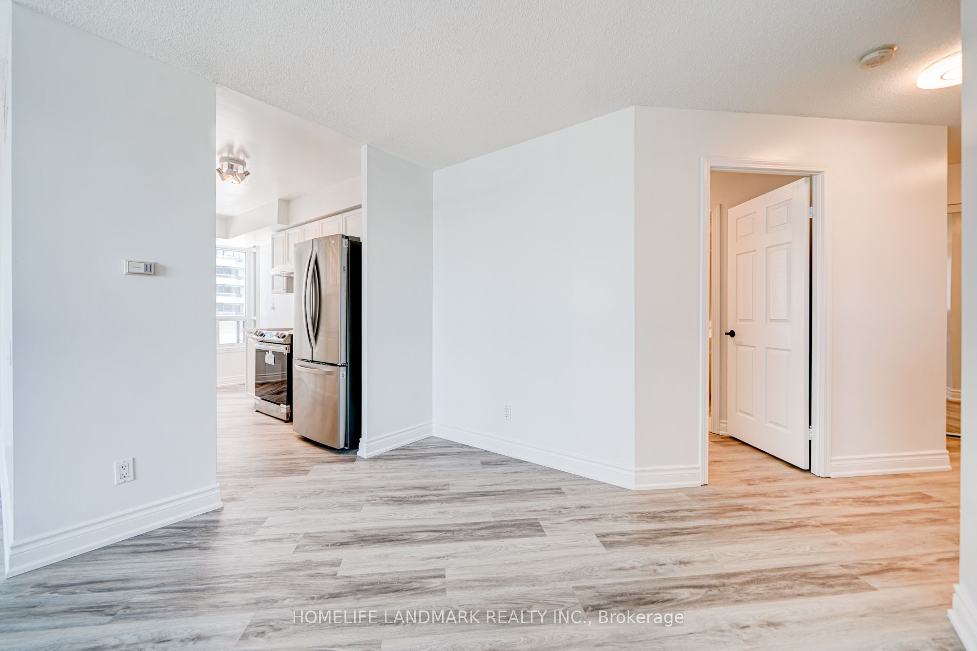 Additional image 4 of 1006-8 Hillcrest Avenue, Toronto, ON, M2N 6Y6
