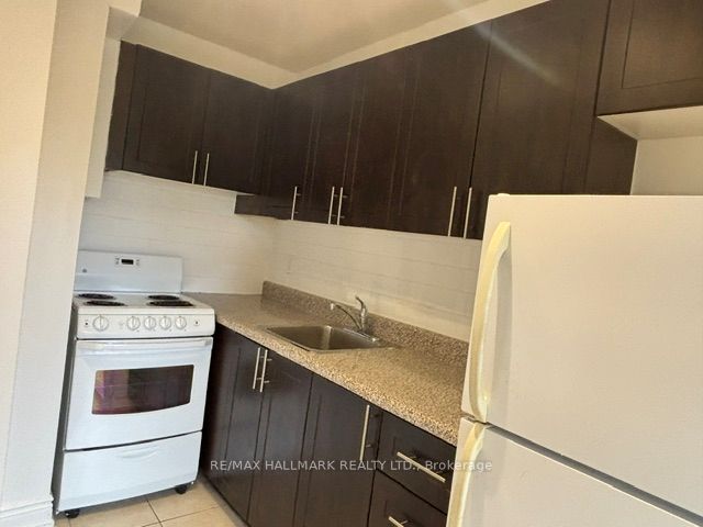 Additional image 3 of 2-312-515 North Service Road, Mississauga, ON, L5A 1B3