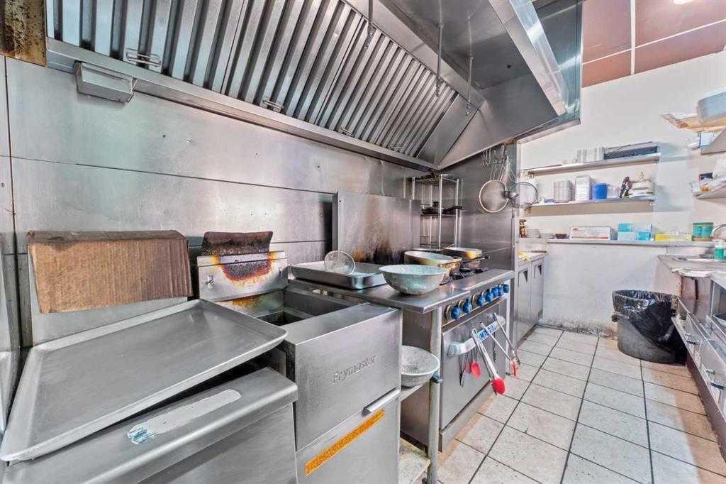 Additional image 4 of 920 36 Street NE, Calgary, AB, T2A 6L8