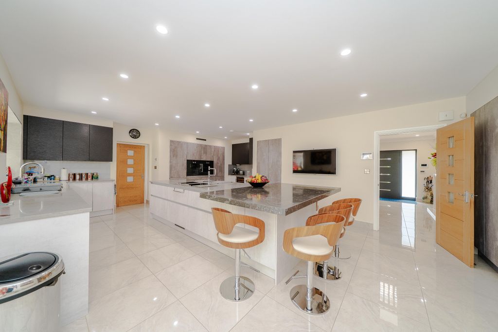 Additional image 6 of 6 bed detached house for saleBarlows Road, Edgbaston B15