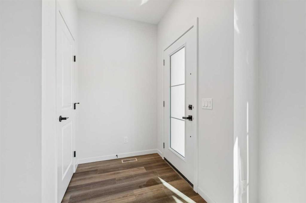 Additional image 4 of 49 Bluerock Hill SW, Calgary, AB, T2Y 0V7