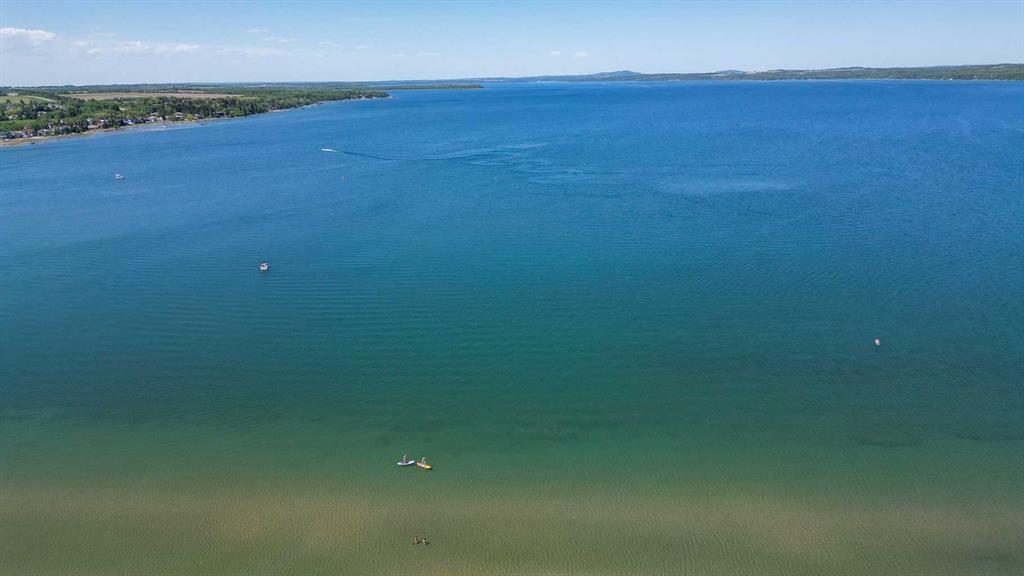 Additional image 2 of 5020 42 Street, Sylvan Lake, AB, T4S 1C1