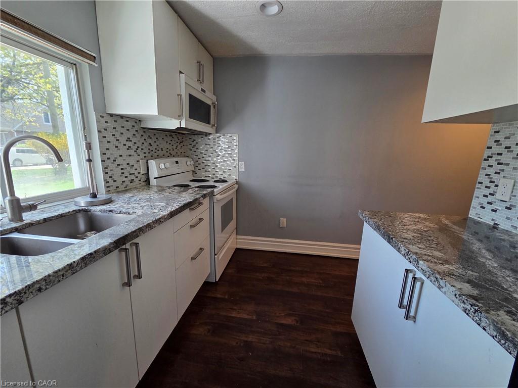2-2021 Edinburgh Drive, Burlington, ON, L7R 2C8