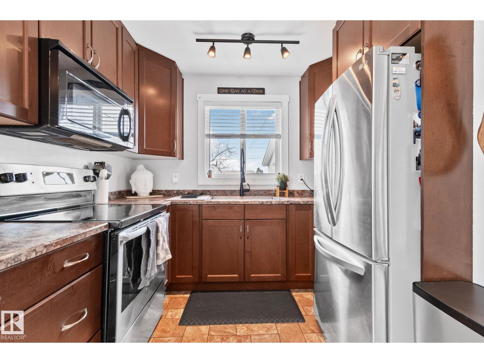 Additional image 4 of 13516 104a Street NW, Edmonton, AB, T5E4R2