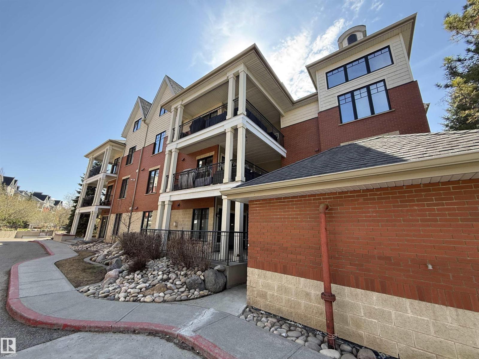 301-9803 96a Street NW, Edmonton, AB, T6A4A5