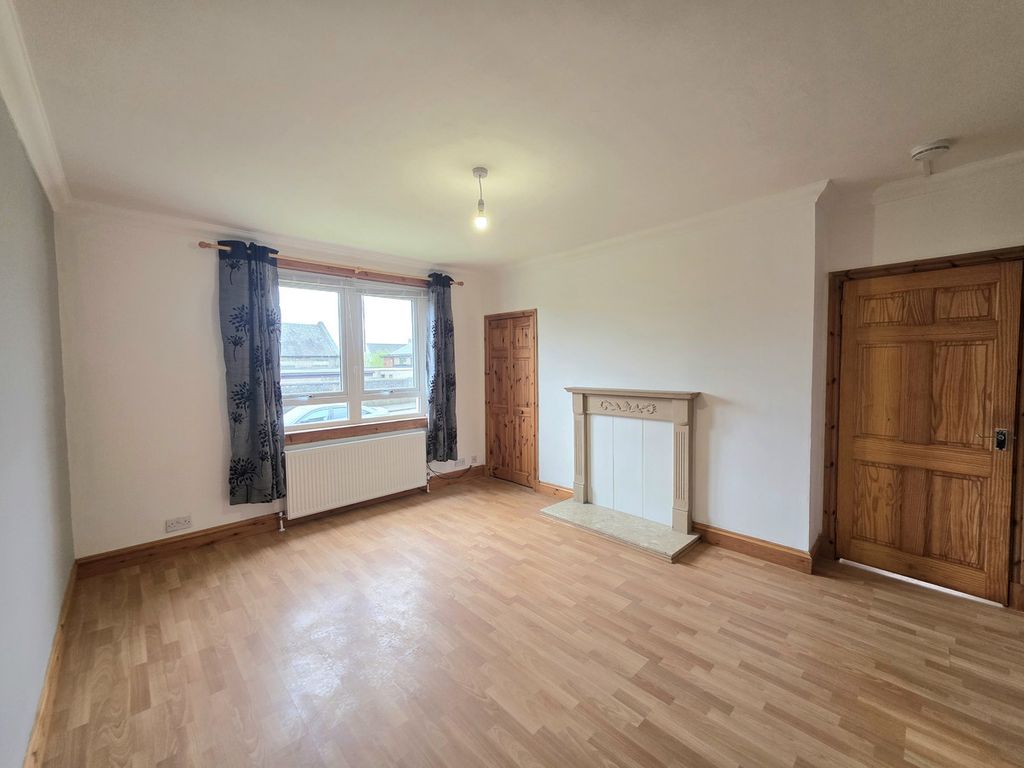 2 bed flat to rentBarton Terrace, Bathgate EH47 photo 3