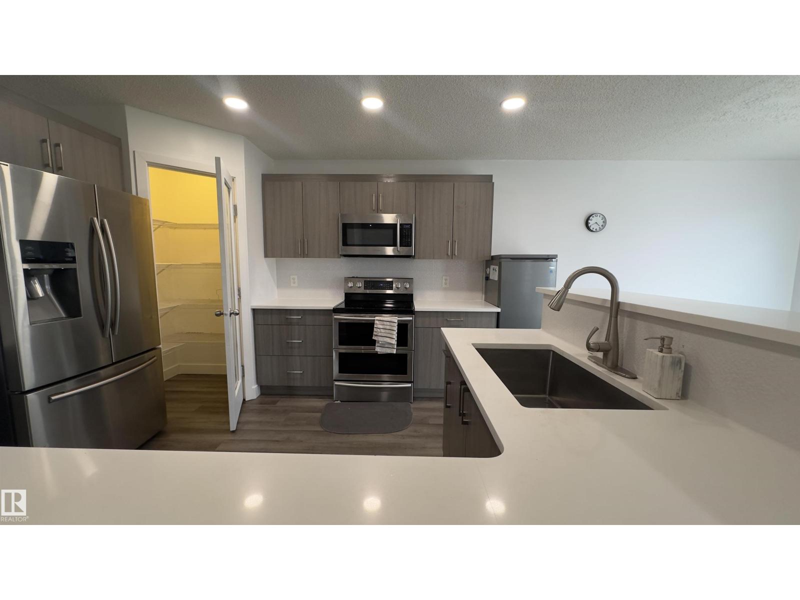 Additional image 2 of 20015 50 Avenue NW, Edmonton, AB, T5R5X3
