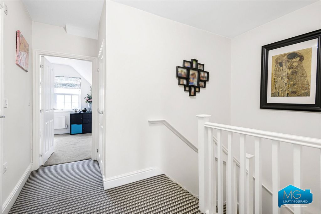 Additional image 32 of 4 bed semi-detached house to rentBunns Lane, Mill Hill, London NW7