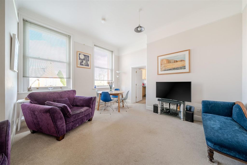 2 bed flat for saleSherren Avenue, Charlton Down, Dorchester DT2