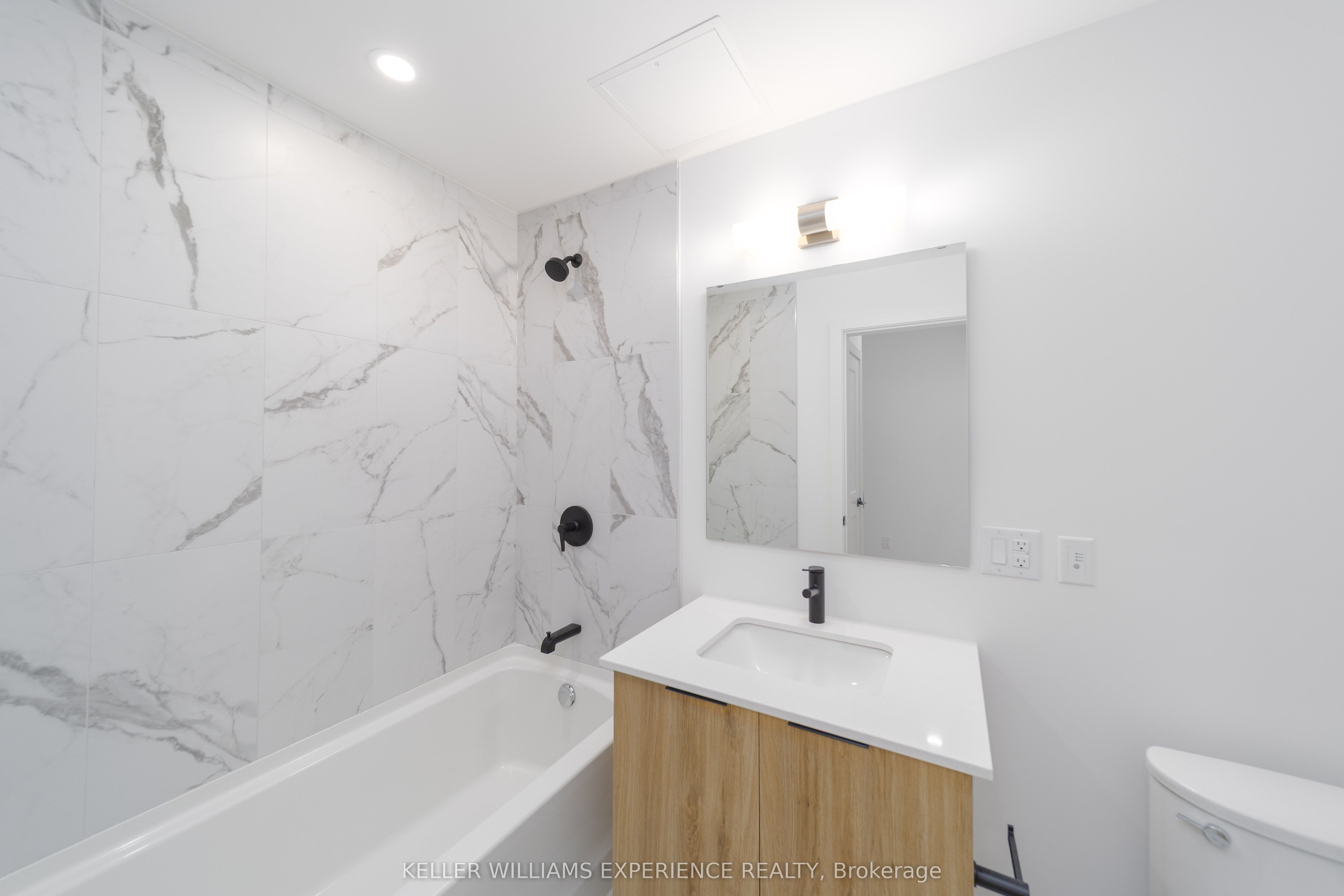 Additional image 4 of 808-56 Lakeside Terrace, Barrie, ON, L4M 0L4