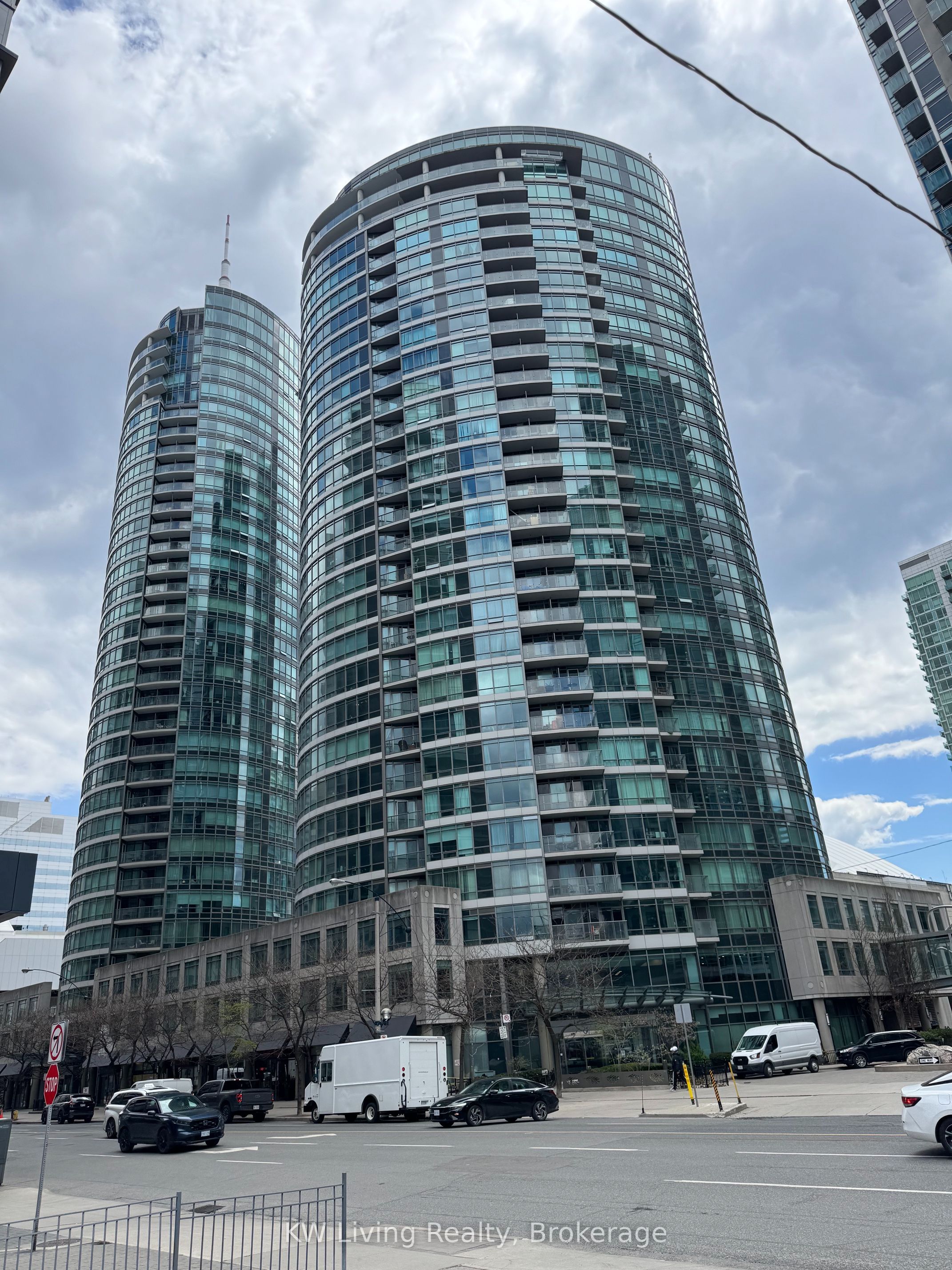 2208-373 Front Street W, Toronto, ON, M5V 3R7