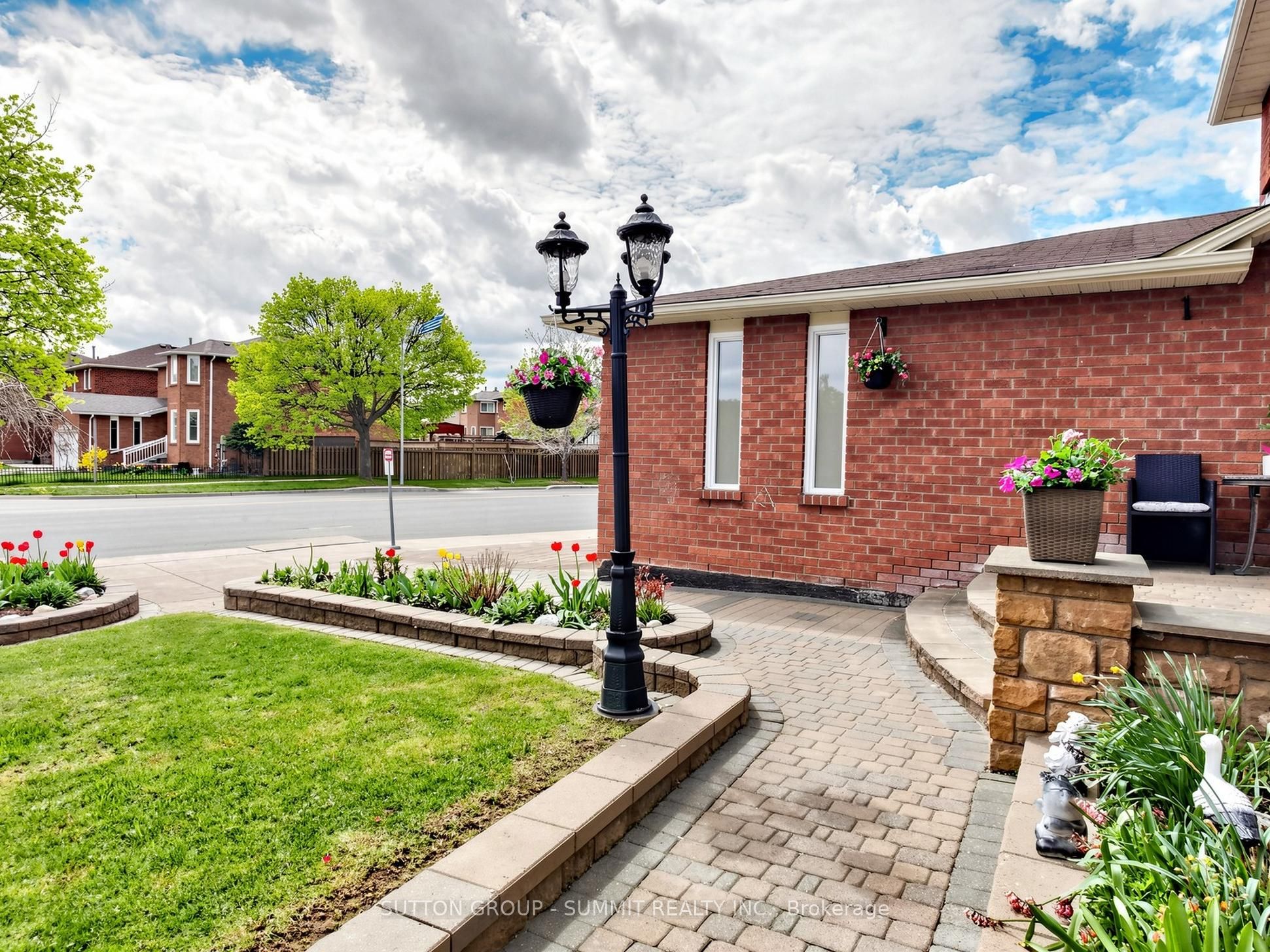 556 Ray Lawson Boulevard, Brampton, ON, L6Y 4H5 photo 5