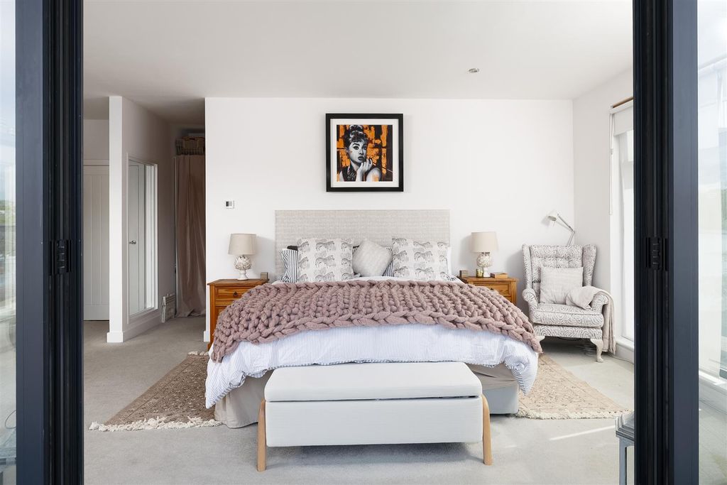 Additional image 16 of 3 bed flat for saleCraigie Drive, Plymouth PL1