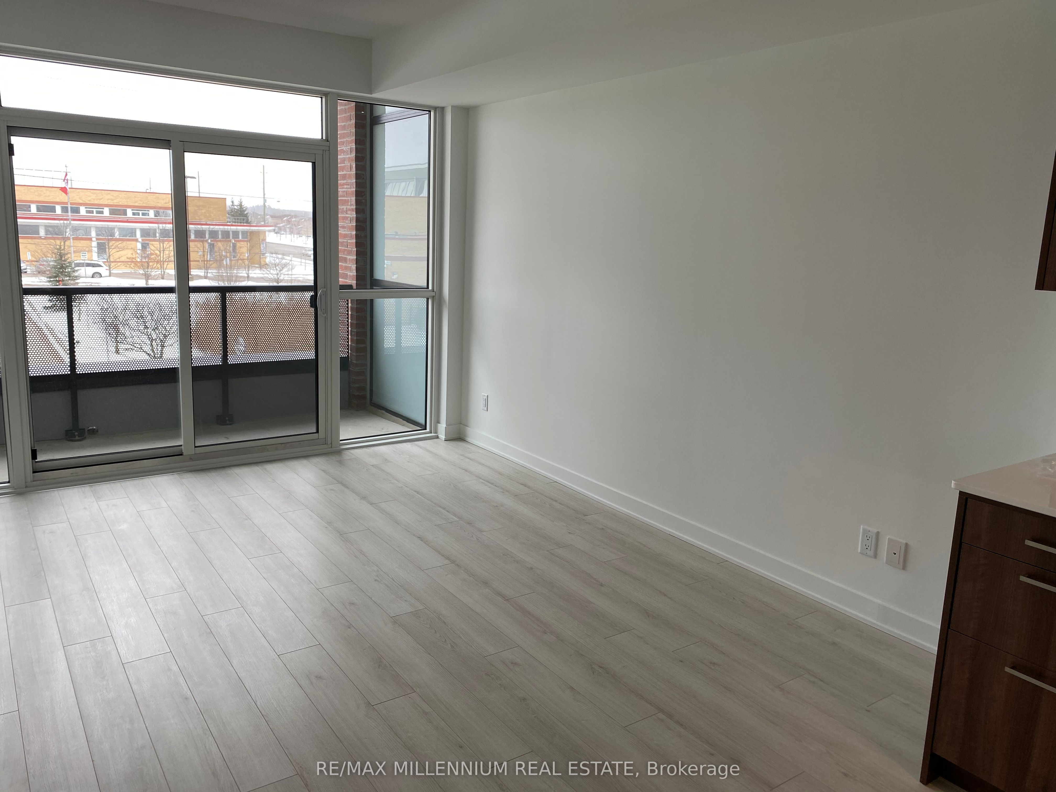Additional image 3 of 205-681 Yonge Street, Barrie, ON, L9J 0K1