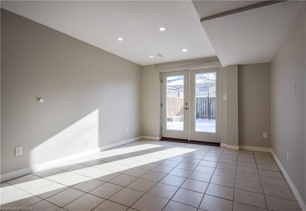 2-31 Keewatin Avenue, Kitchener, ON, N2B 3M1 photo 4