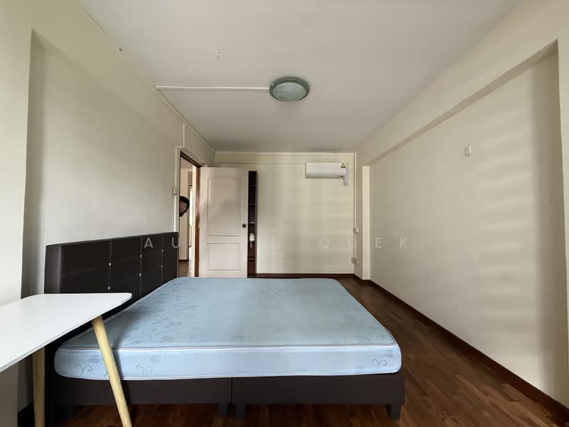 169 Stirling Road photo 3