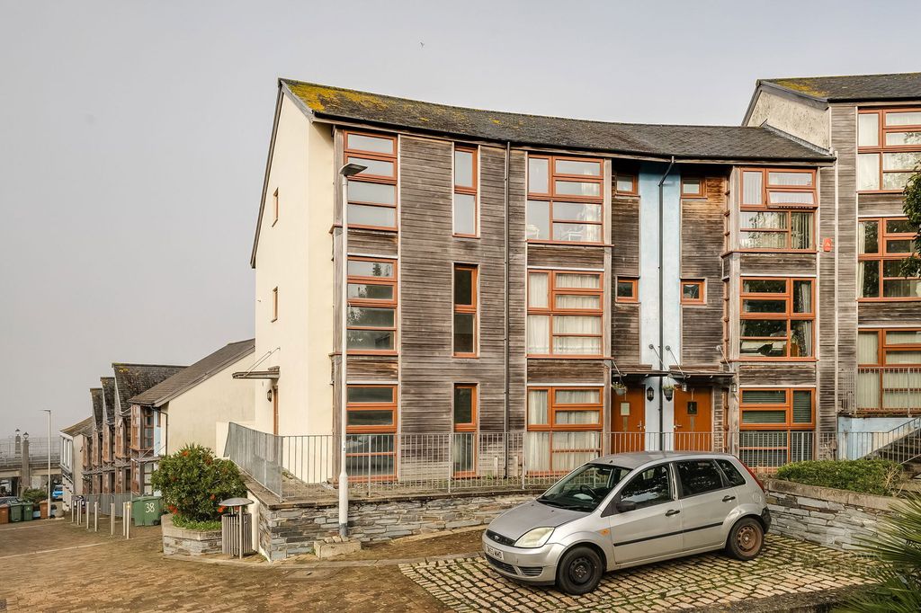 4 bed terraced house for saleCornwall Street, Devonport, Plymouth. PL1