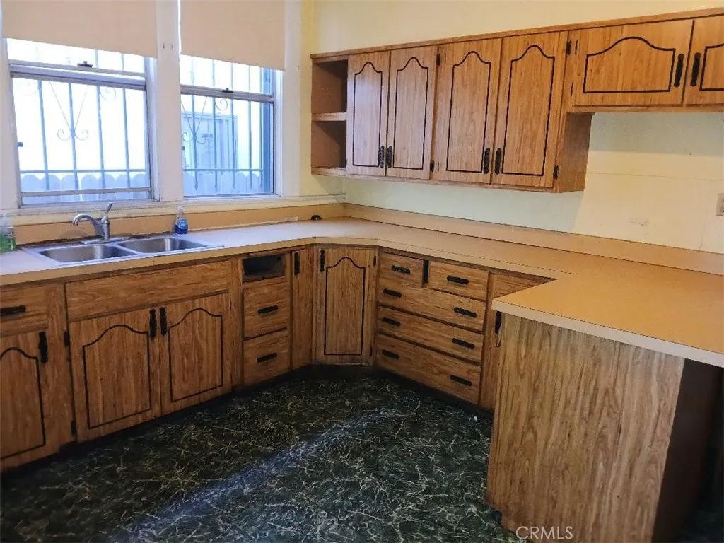 940 W 78th Street, Los Angeles, CA 90044