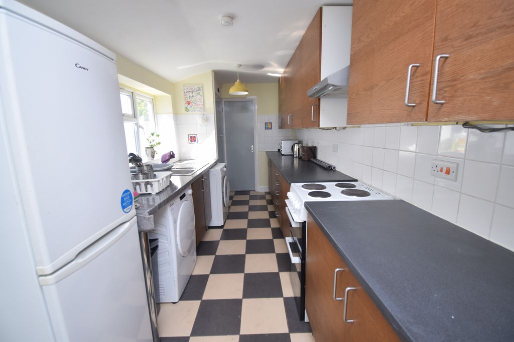 Additional image 5 of 4 bed shared accommodation to rentChilton Street, Bridgwater TA6