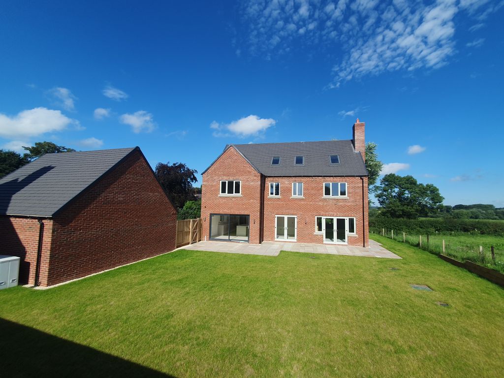 5 bed detached house to rentPoplar Close, Longford, Market Drayton TF9
