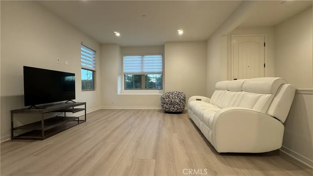 Additional image 4 of 110 Sunnyside, Irvine, CA 92618