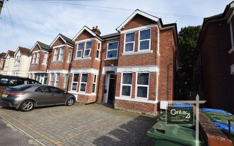 |Ref: R213678|, Suffolk Avenue, Southampton SO15