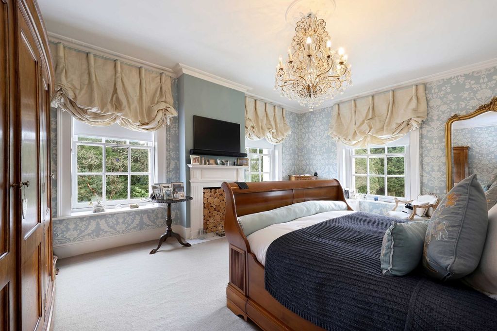 Additional image 14 of 6 bed detached house to rentChurch Road, Penn, High Wycombe HP10