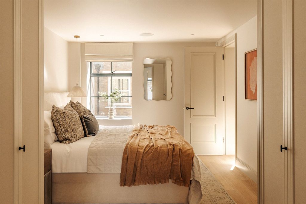 Additional image 13 of 4 bed mews to rentBridstow Place, Notting Hill, London W2