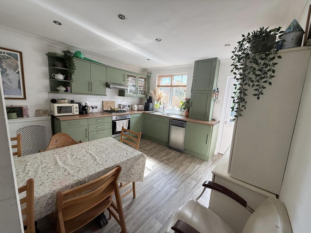 Additional image 3 of 3 bed end terrace house to rentPark Road, Cowes PO31