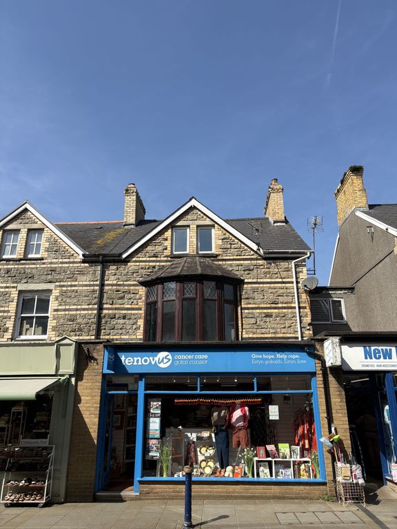 3 bed maisonette to rentJohn Street, Porthcawl CF36