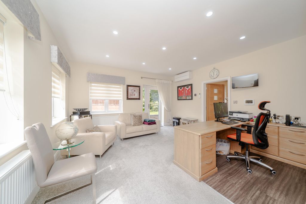 Additional image 20 of 6 bed detached house for saleBarlows Road, Edgbaston B15