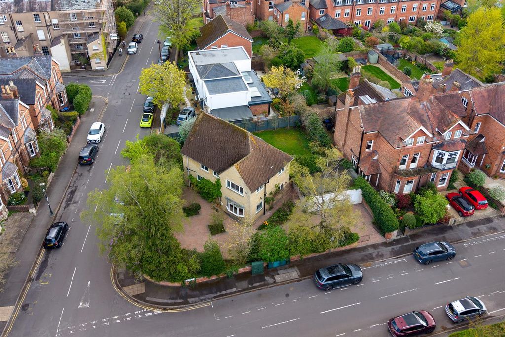 Additional image 2 of 4 bed property to rentUnion Road, Leamington Spa CV32