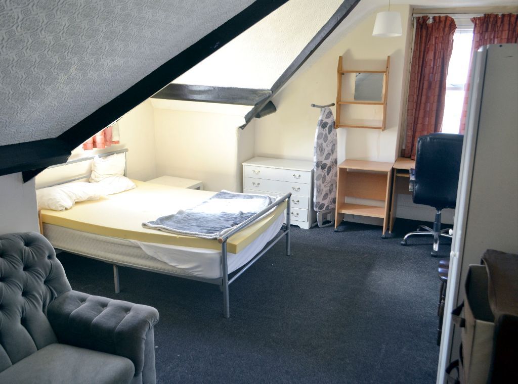 Additional image 10 of 6 bed flat to rentPriory Terrace, Leamington Spa CV31