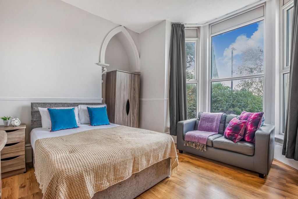1 bed terraced house to rentVinery Road, Leeds LS4