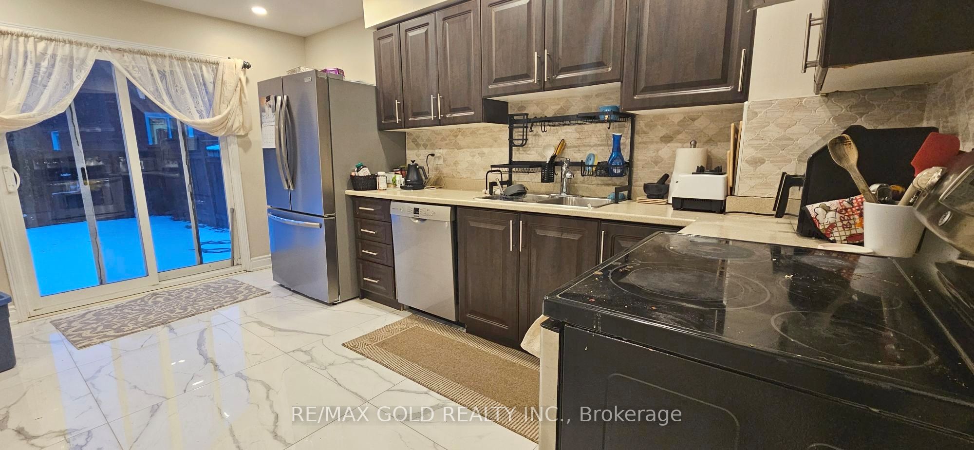 Upper-15 Valonia Drive, Brampton, ON, L6V 4J2 photo 2