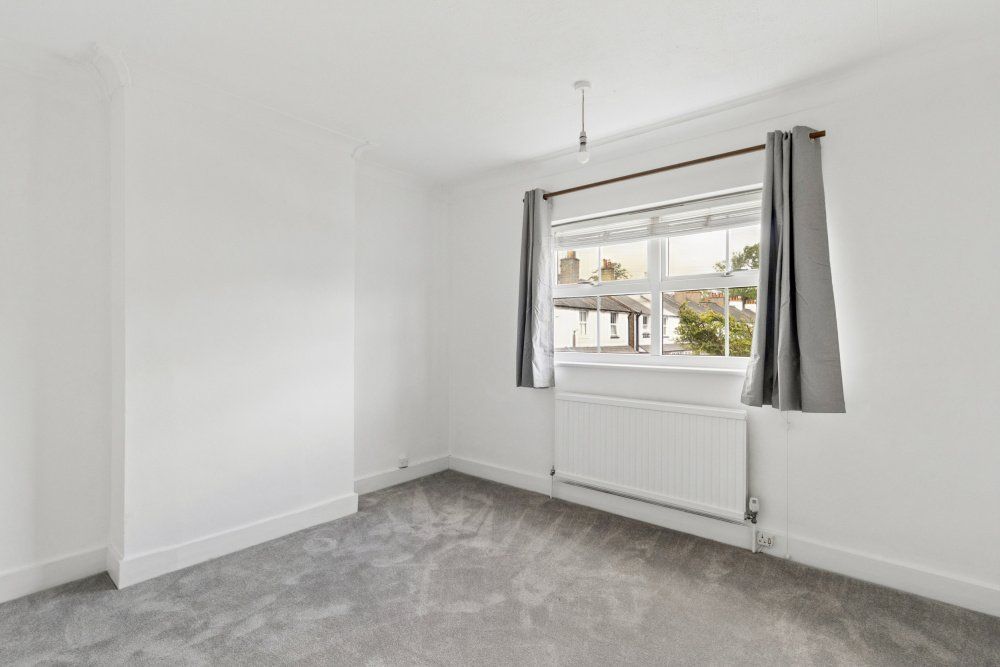 Additional image 5 of 3 bed detached house to rentPinewood Close, Gerrards Cross, Buckinghamshire SL9
