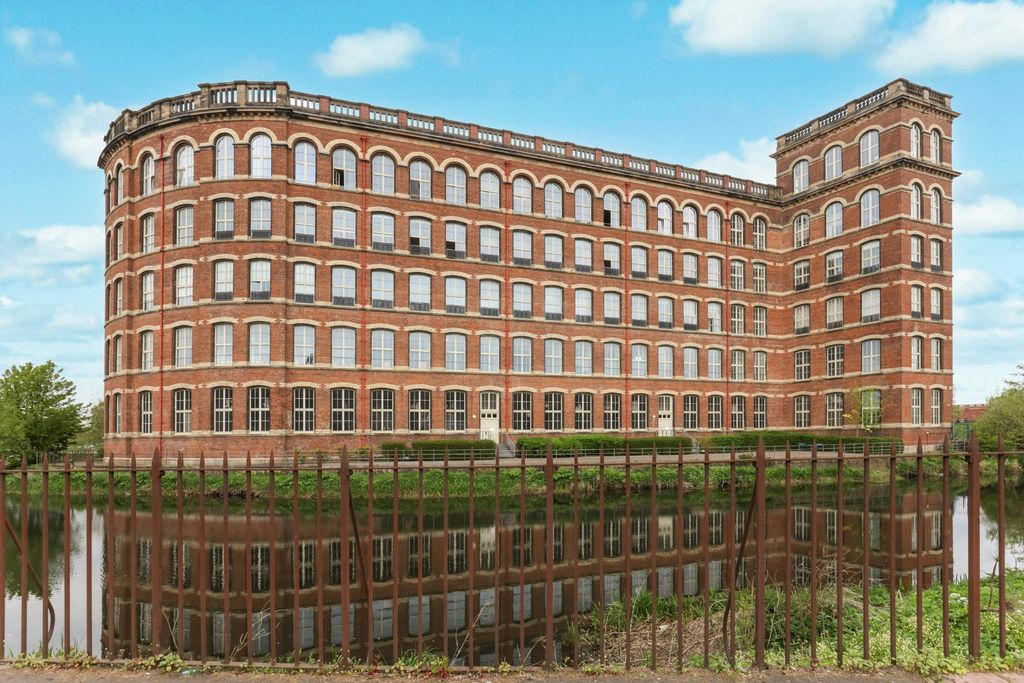 3 bed flat for saleThread Street, Paisley, Renfrewshire PA1
