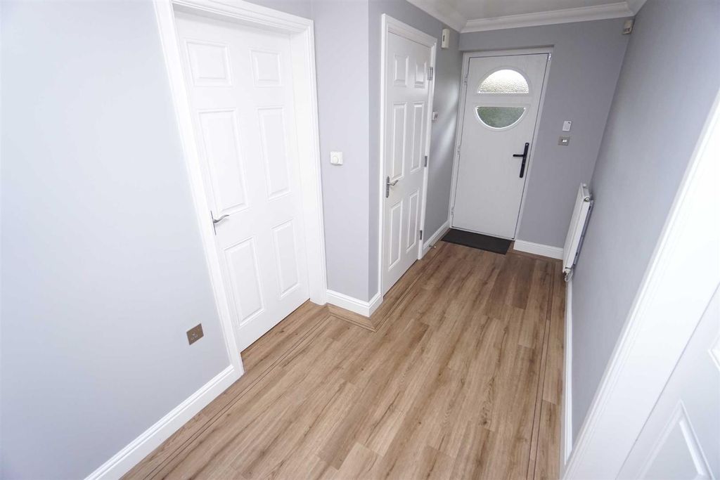 Additional image 2 of 4 bed detached house to rentSutton Park Gardens, Kidderminster DY11