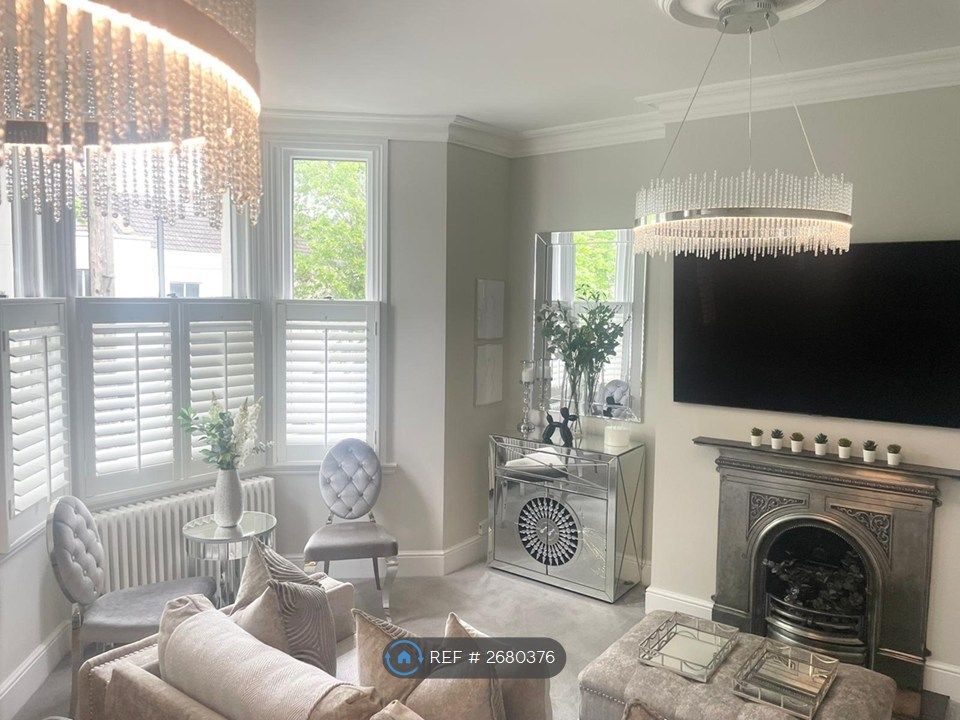 Additional image 5 of 2 bed flat to rentClarendon Avenue, Leamington Spa CV32